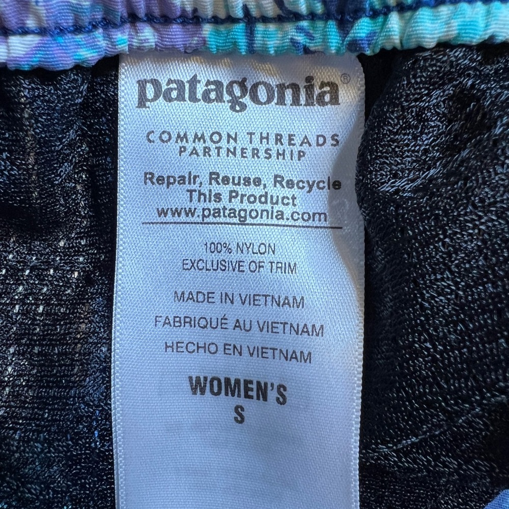 Patagonia Women’s Barely Baggies Board Shorts – Tropical Floral Neo Blue - Picture 3 of 9